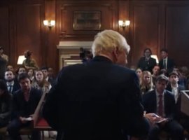 Вышел дебютный тизер сериала This England с Кеннетом Браной в роли Бориса Джонсона - изображение 1