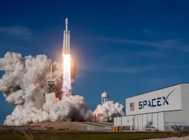 SpaceX продала миллиардеру космическую программу с выходом в открытый космос - изображение 1