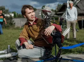 Отрывок фильма «Нейробатя» вышел в VK Видео до официальной премьеры - изображение 1