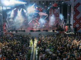 «Танцы минус», «IOWA», «Бумбокс», много развлечений и людей — как прошел «День танкиста» - изображение 1