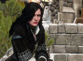 Модель вышла в поле с конём и представила косплей на Йеннифэр из серии игр «Ведьмак» - изображение 1