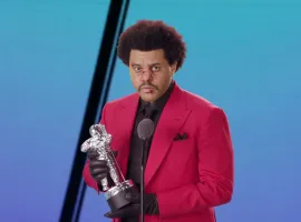 The Weeknd разобрали на мемы. Все из-за шоу на Супербоул - изображение 1