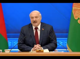 Картошка, автомат и Путин: история мемов с Лукашенко - изображение 1