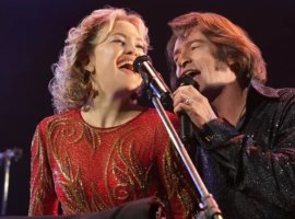 Нил Даймонд остался в восторге от фильма «Мелодия их мечты» с Кейт Хадсон и Хью Джекманом - изображение 1