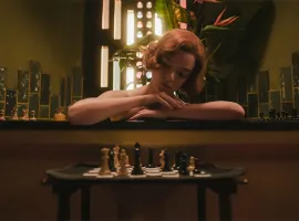 «Бет играет в шахматы с Богом». Странные, но неожиданно интересные теории фанатов о «Ходе королевы» - изображение 1