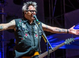 Гитарист The Offspring — о рэпе, байопике группы и русском панк-роке - изображение 1