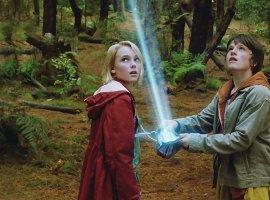 Беглые принцессы, друзья-пеликаны и гости из будущего: семейные фильмы для увлекательного просмотра - изображение 1