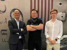 Внук и правнук Сергея Королёва посетили завод SpaceX с экскурсией от Илона Маска - изображение 1
