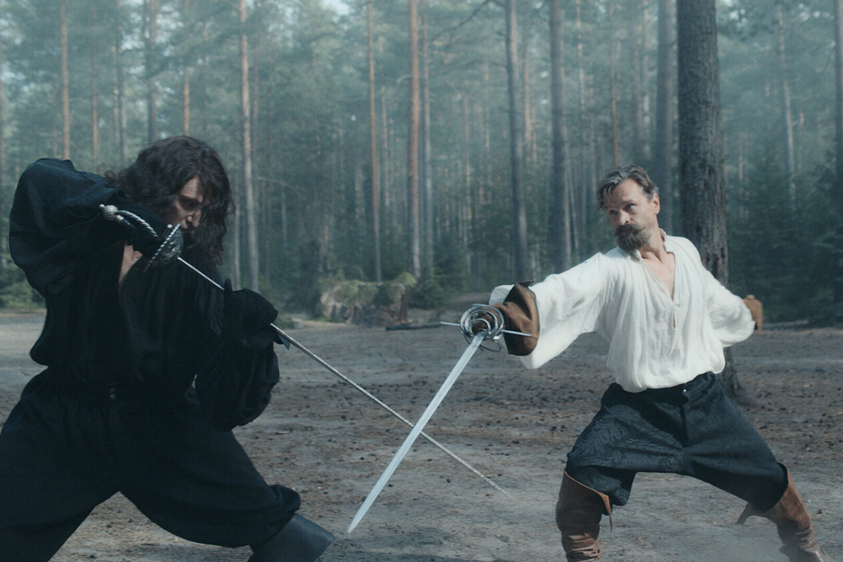 Готовясь к роли, Любовь Константинова изучала фанатские паблики по «Этерне» в соцсетях, чтобы лучше понять многогранность королевы Катарины
Источник: Кинопоиск