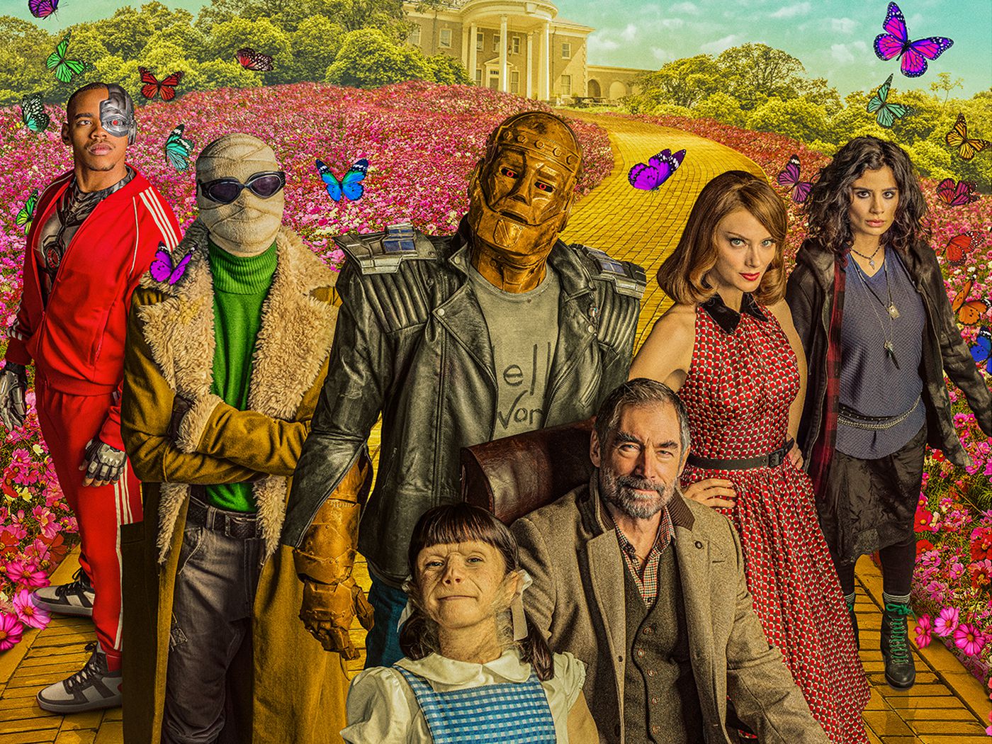 На HBO Max начал выходить третий сезон сериала «Роковой патруль» (Doom Patrol). Самые неудачливые герои вселенной DC снова в строю после встречи со сверхзлодеем Свечником, но уже не в полном составе. Автор «Канобу» Мариам Григорян посмотрела первые три эпизода и рассказывает (со спойлерами), смогли ли авторы подобрать достойный сюжет для сезона – и почему новые персонажи «Рокового патруля» способны перетянуть на себя всё внимание зрителей.