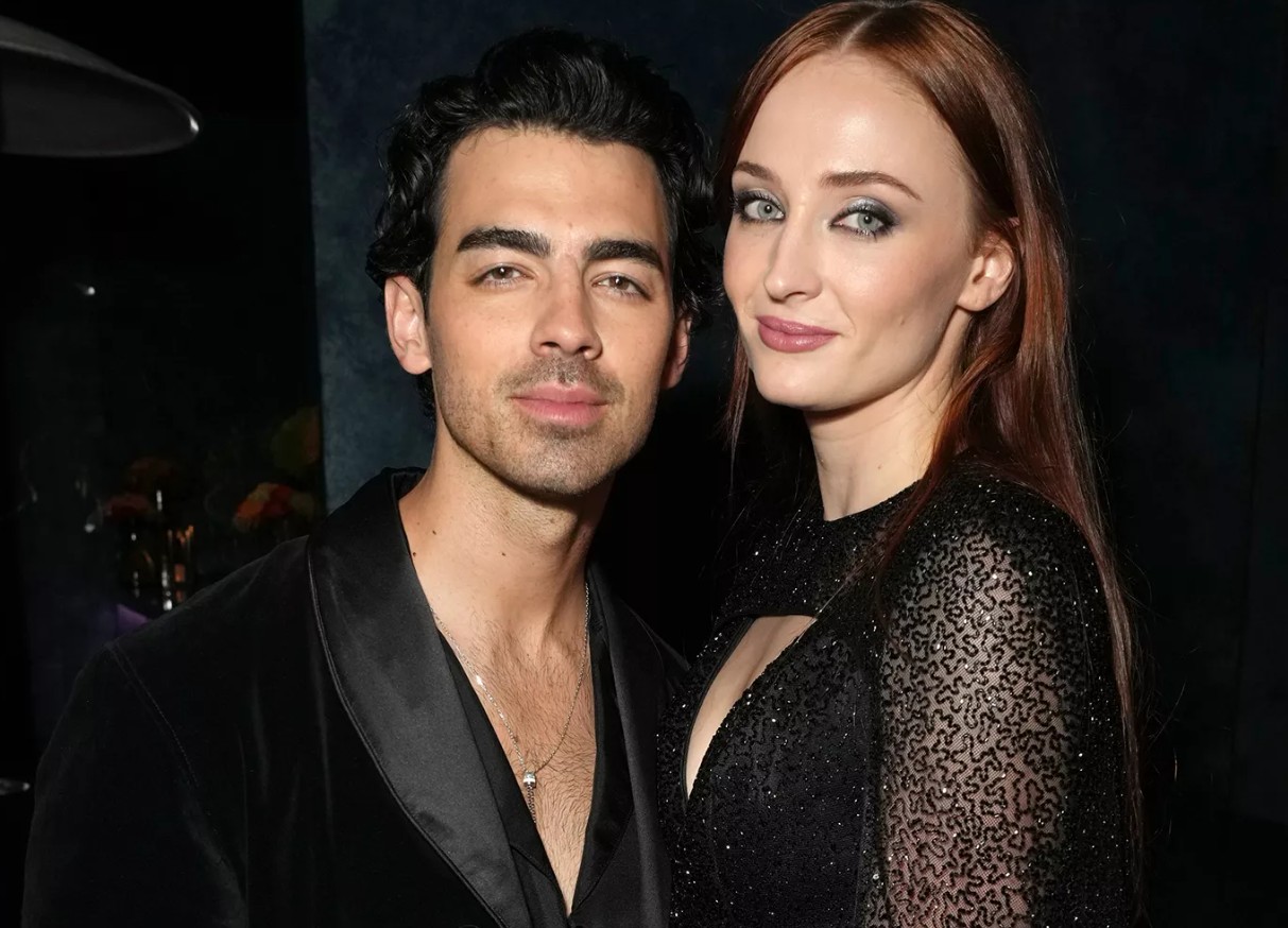 Джо Джонас и Софи Тернер

Фото: Kevin Mazur/VF23/WireImage