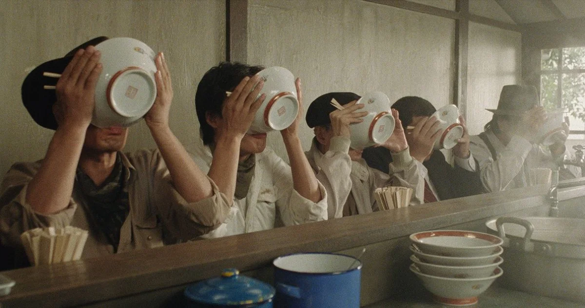 Лучшие японские фильмы всех времён: созерцательные драмы, потерянные ронины и любящие гангстеры - фото 13