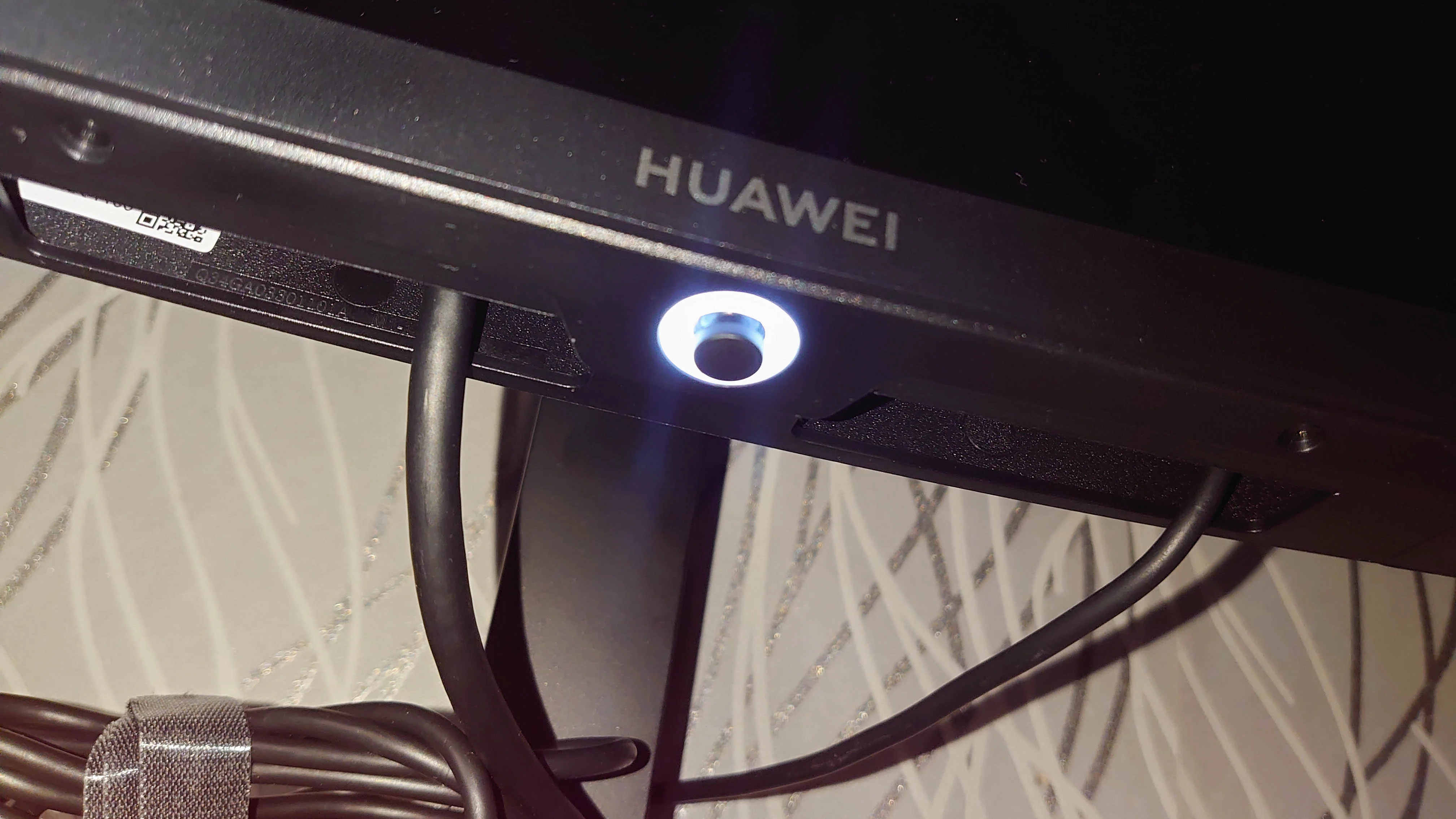 Обзор Huawei MateView GT: изогнутый 3К-монитор для игр с частотой обновления 165 Гц - фото 7