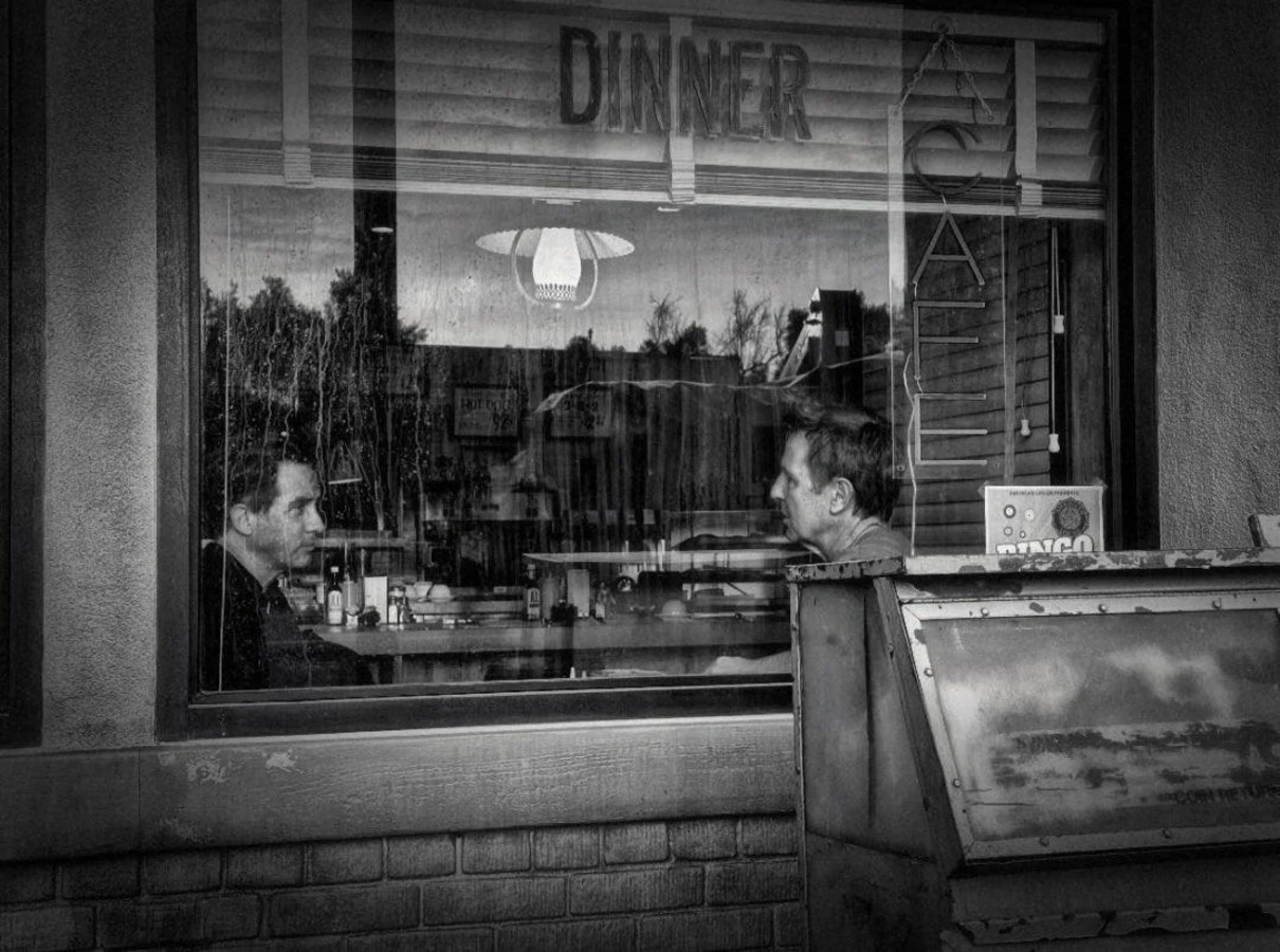 Режссёр Джеймс Хоуз и шоураннер Крис Манди