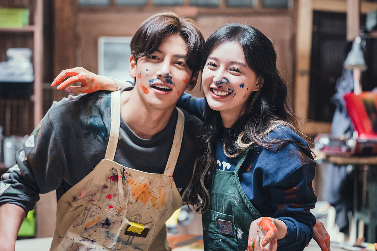 Кадр из дорамы «Любовь в большом городе» (Dosinamnyeoui sarangbeop)

Источник: Kakao M