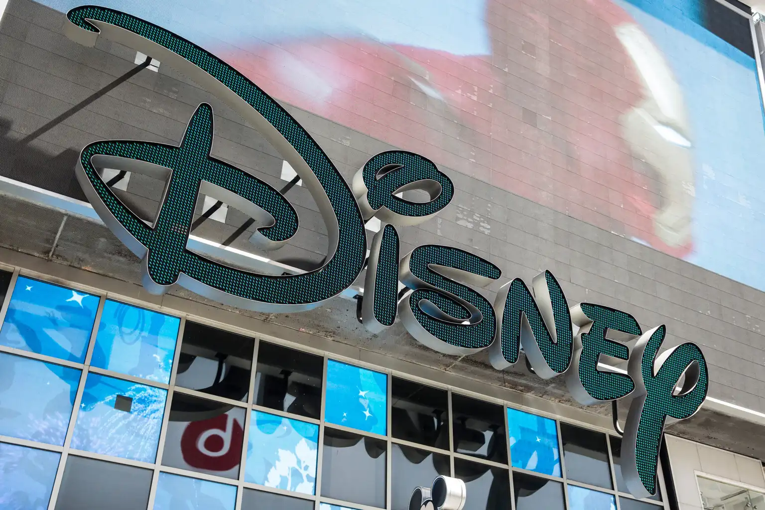 Disney начала новую волну увольнений на фоне развития своих стриминговых сервисов - фото 1