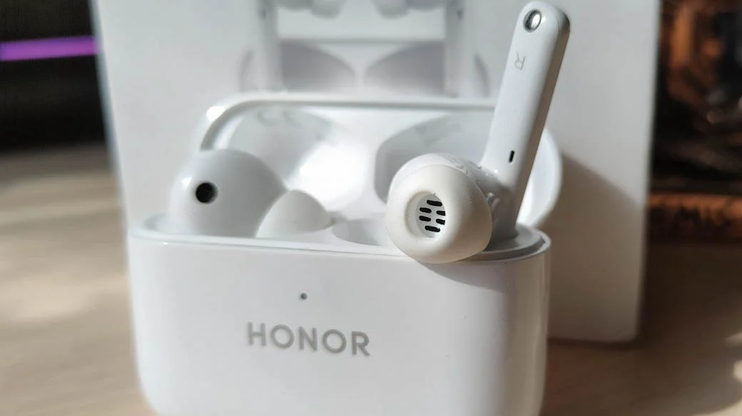 Обзор Honor Earbuds 2 Lite: стоит ли покупать бюджетные TWS-наушники с активным шумоподавлением - фото 7