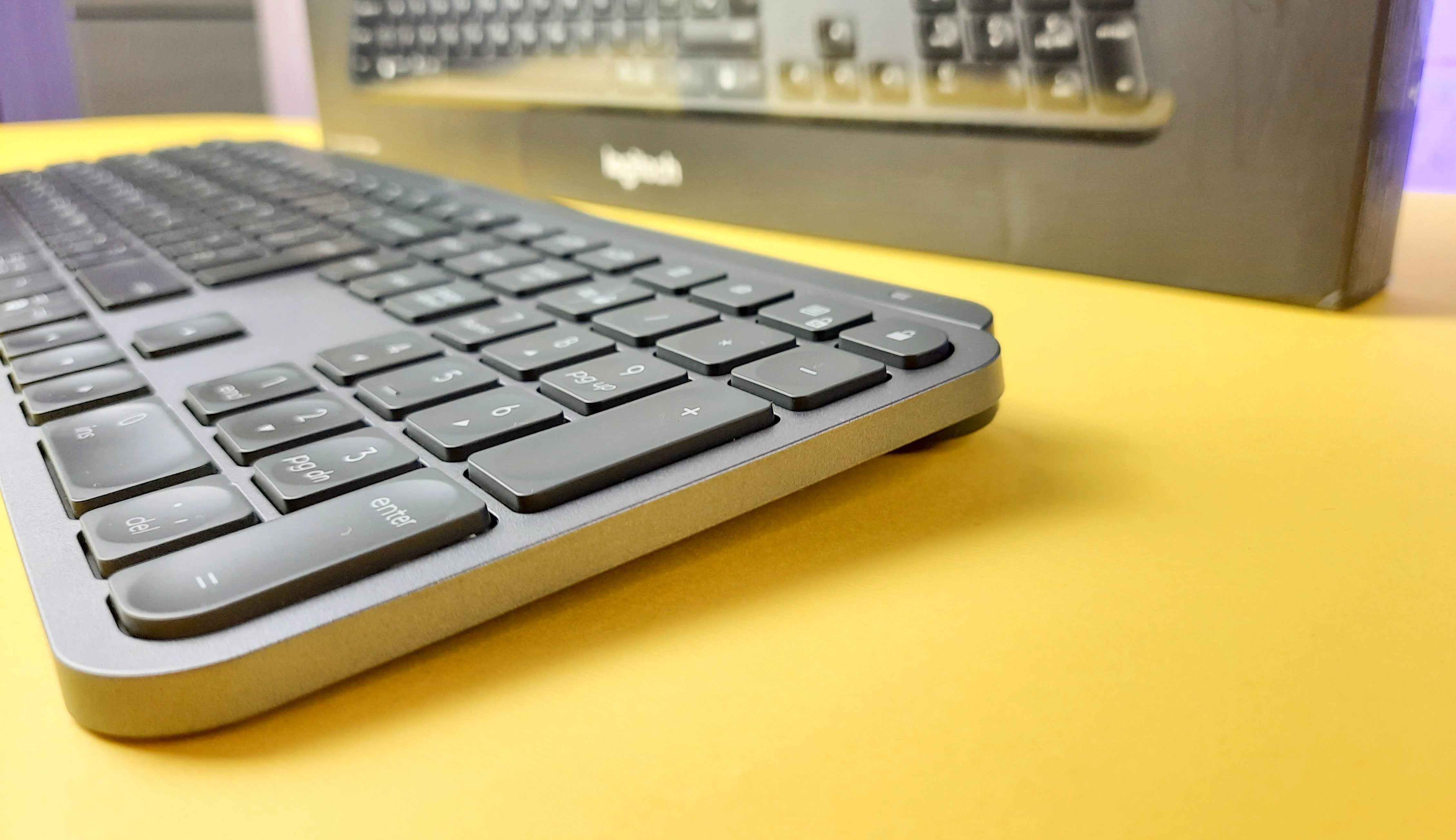 Обзор Logitech MX Keys: как справляется с играми и работой беспроводная ножничная клавиатура - фото 2