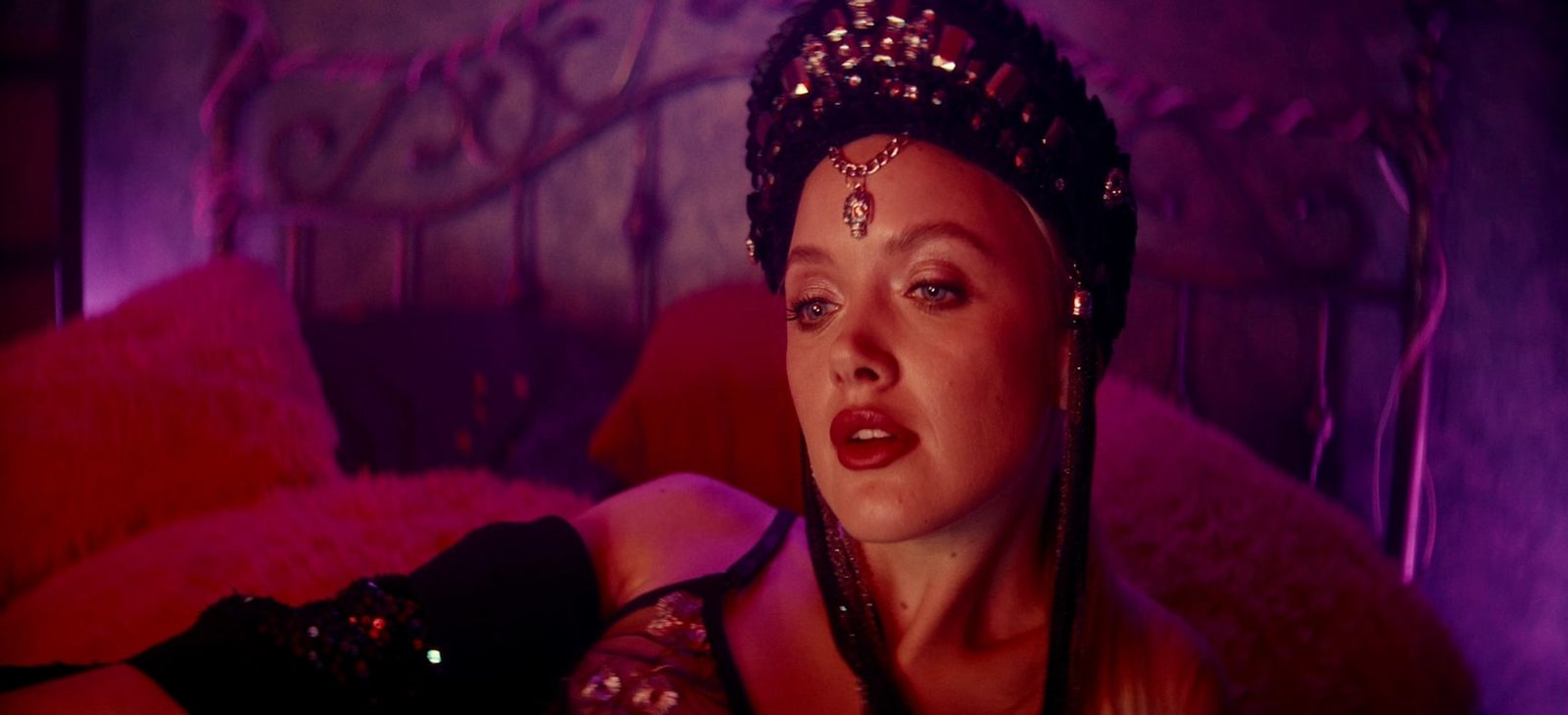 Первые впечатления от «Волшебного участка»: там на неведомых дорожках следы «Реальных пацанов» - изображение 1 Первые впечатления от «Волшебного участка»: там на неведомых дорожках следы «Реальных пацанов» - фото 1