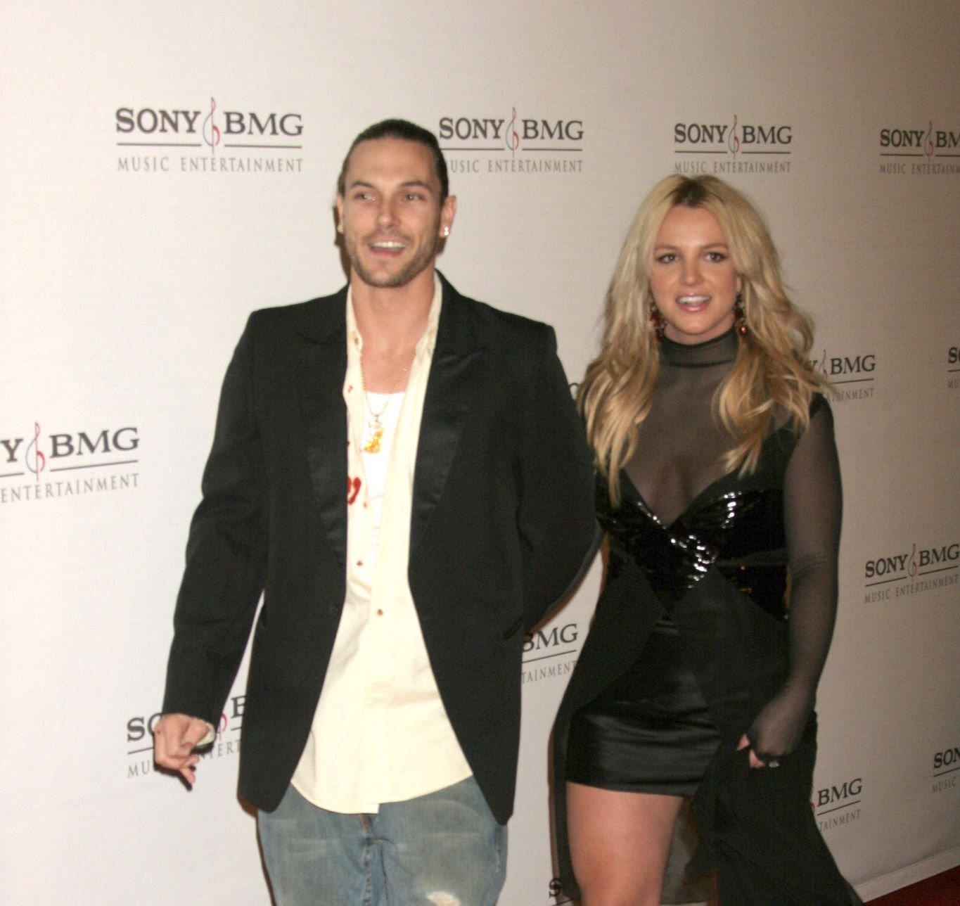 Ғашықтар порносын онлайн көру