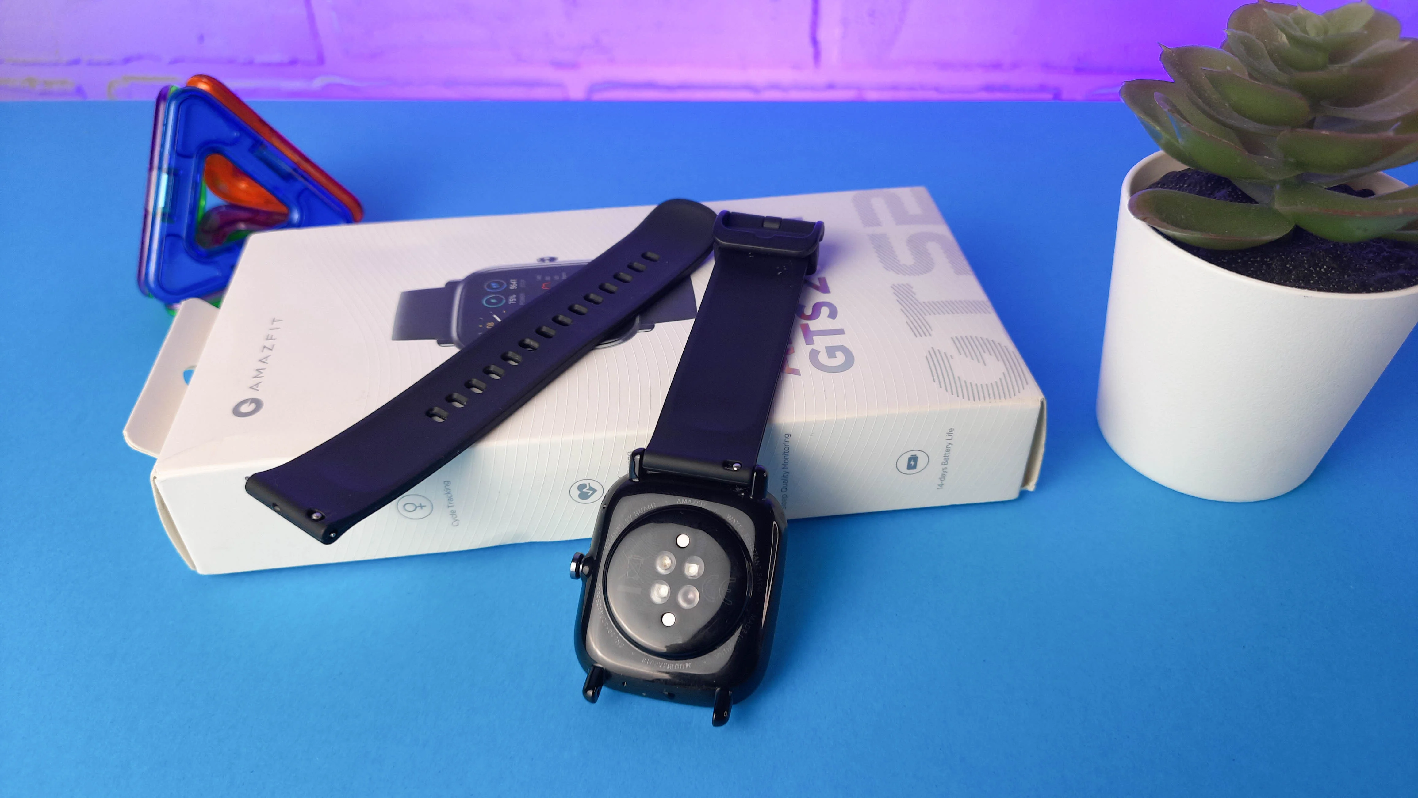 Обзор Amazfit GTS 2 Mini: универсальные смарт-часы с AMOLED-экраном - фото 4