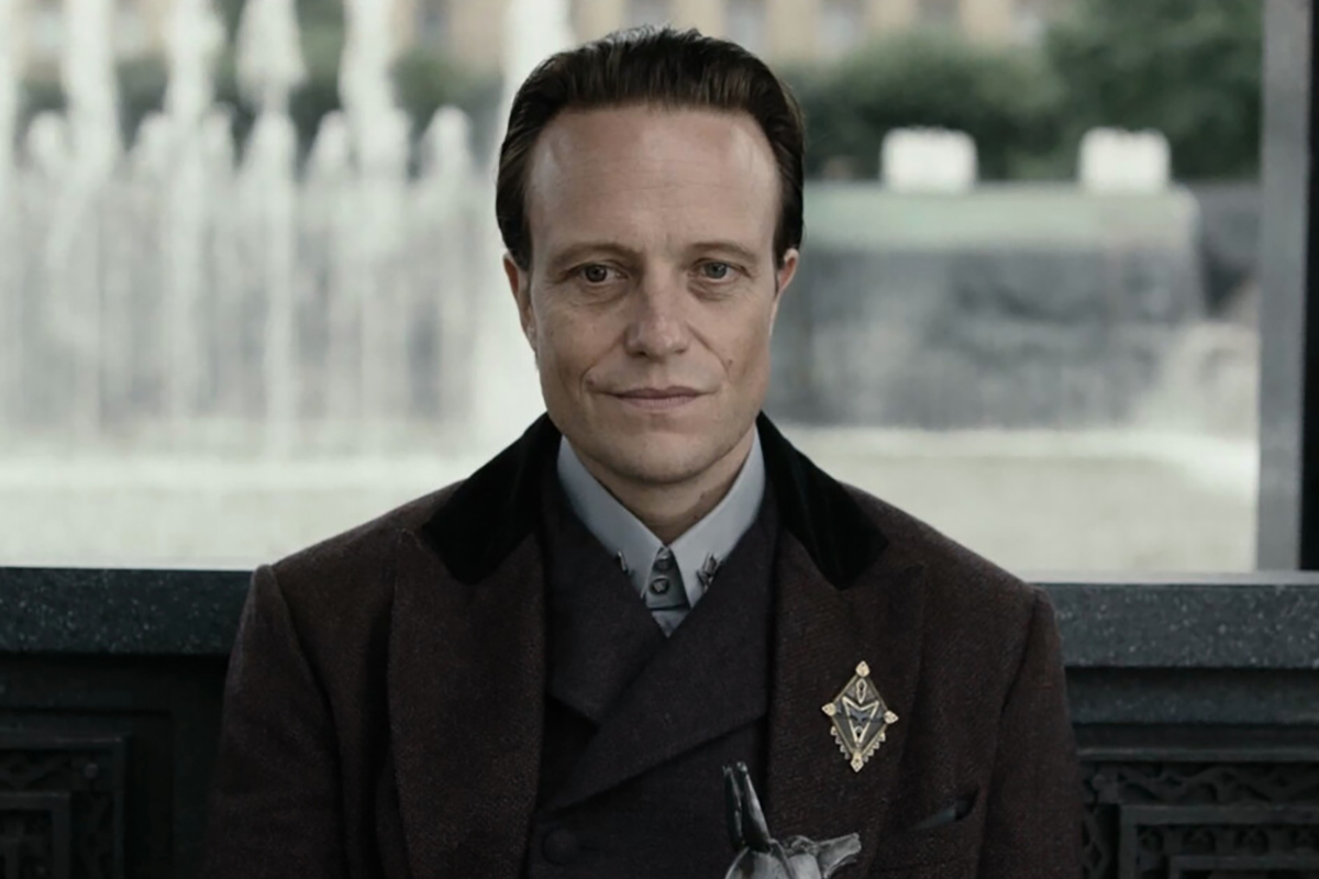 Хотя действие романа происходит в Москве, многие локации, представленные в фильме, снимались в Санкт-Петербурге

Источник: Марс Медиа