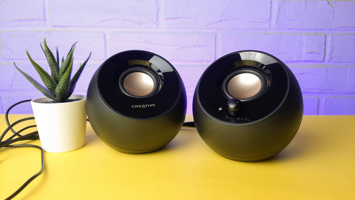 Обзор Creative Pebble Plus: бюджетная акустическая система для игр и кино - изображение 1 Обзор Creative Pebble Plus: бюджетная акустическая система для игр и кино - фото 1