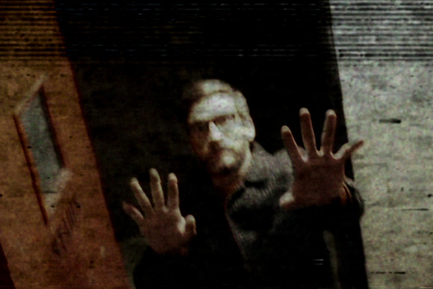 Кадр из сериала «Архив 81»

Источник: Netflix