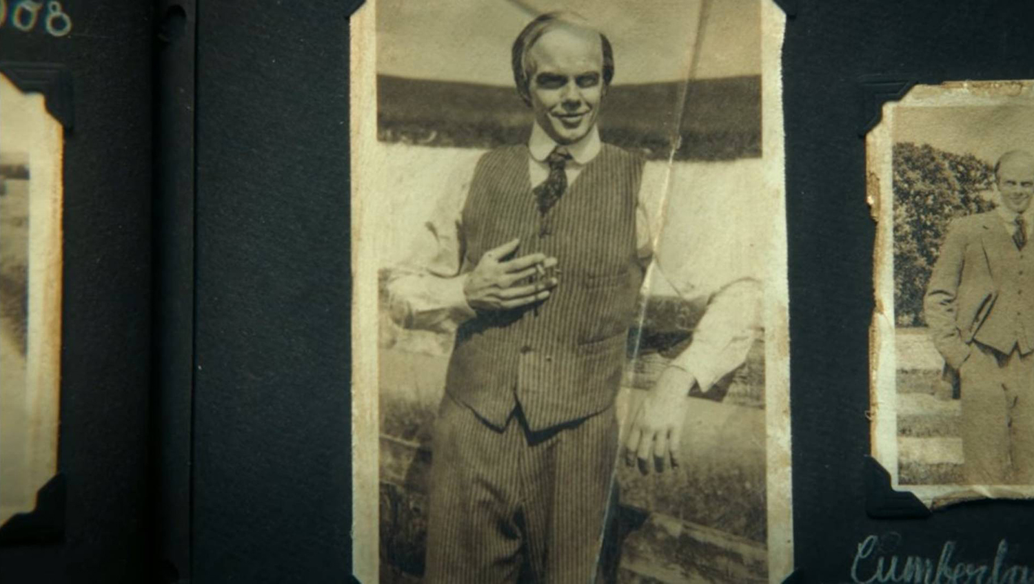 В «Оно: Добро пожаловать в Дерри» мы узнаем о Пеннивайзе намного больше, чем в дилогии «Оно»
Источник: HBO Max