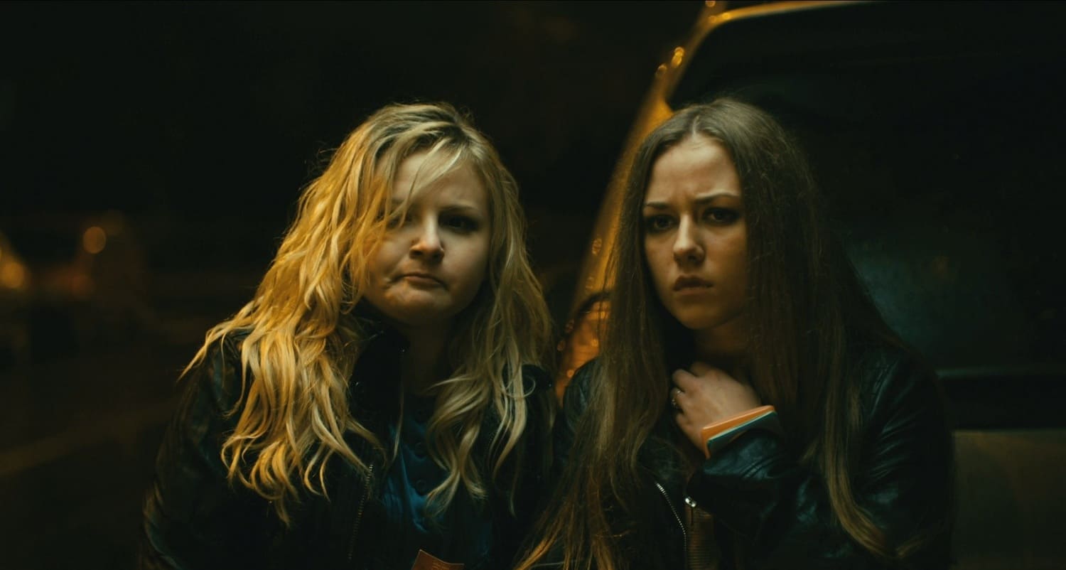 Как утверждает Ингрид Олеринская, для которой роль в этом фильме стала дебютной, она гуляла по центру Москвы, когда к ней подошла девушка, представилась ассистенткой режиссёра и предложила прийти на кинопробы, и она их успешно прошла

Источник: Cinema Prime Film