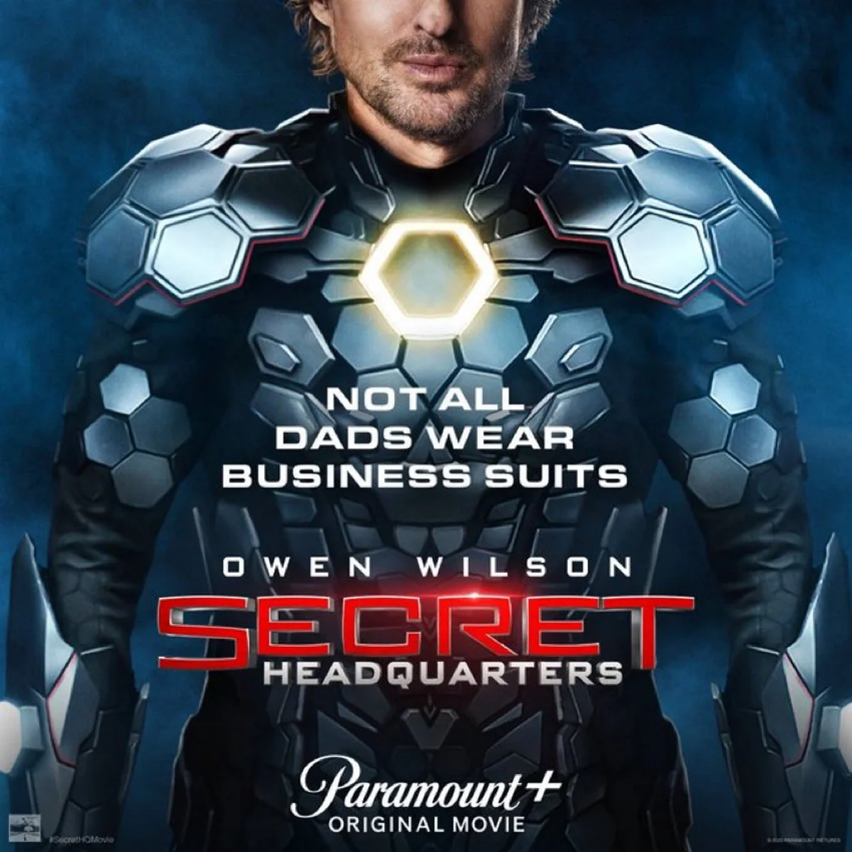 Оуэн Уилсон примерил супергеройский костюм на постере фильма «Секретная штаб-квартира» - фото 1