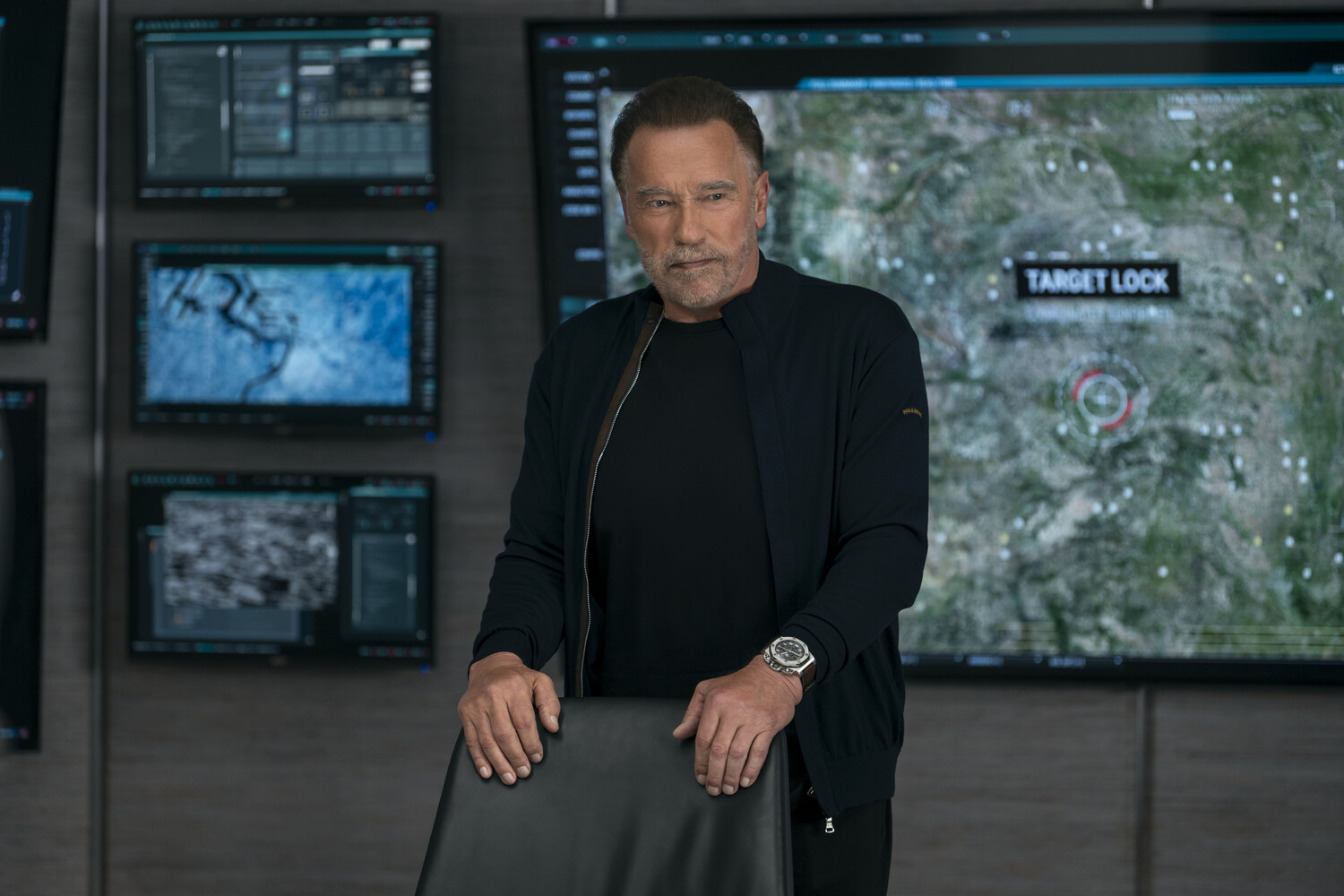 Netflix закрыла шпионский боевик «Фубар» с Арнольдом Шварценеггером после второго сезона - изображение 1 Netflix закрыла шпионский боевик «Фубар» с Арнольдом Шварценеггером после второго сезона - фото 1