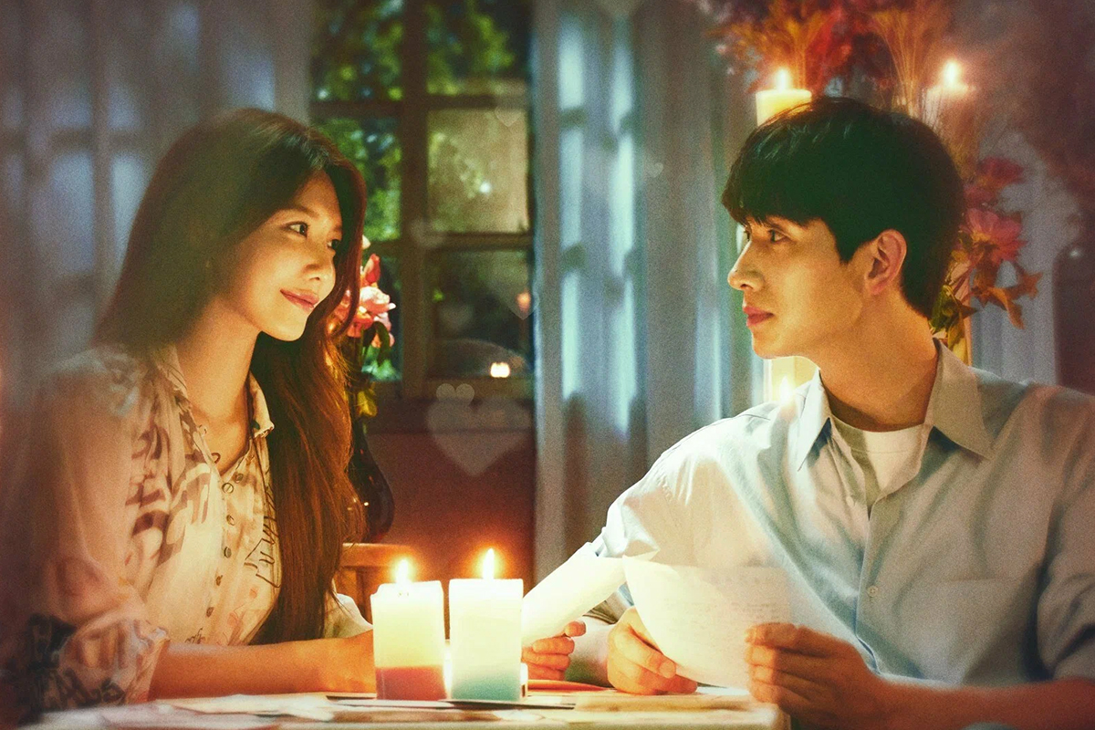 Кадр из дорамы «Отправь мне фанатское письмо» (Paenreteoreul bonaejuseyo)

Источник: Samhwa Networks