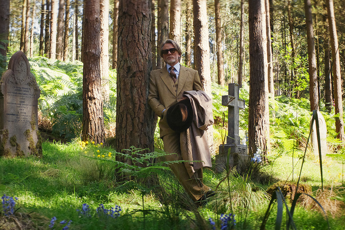 18 ноября 2025 года было объявлено, что Райан Джонсон и Дэниел Крейг «начинают формулировать идеи» для потенциального четвёртого фильма

Источник: Netflix