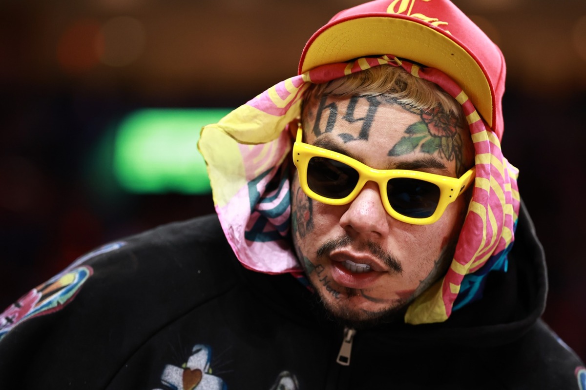 Рэпер 6ix9ine

Источник: Carmen Mandato/Getty Images