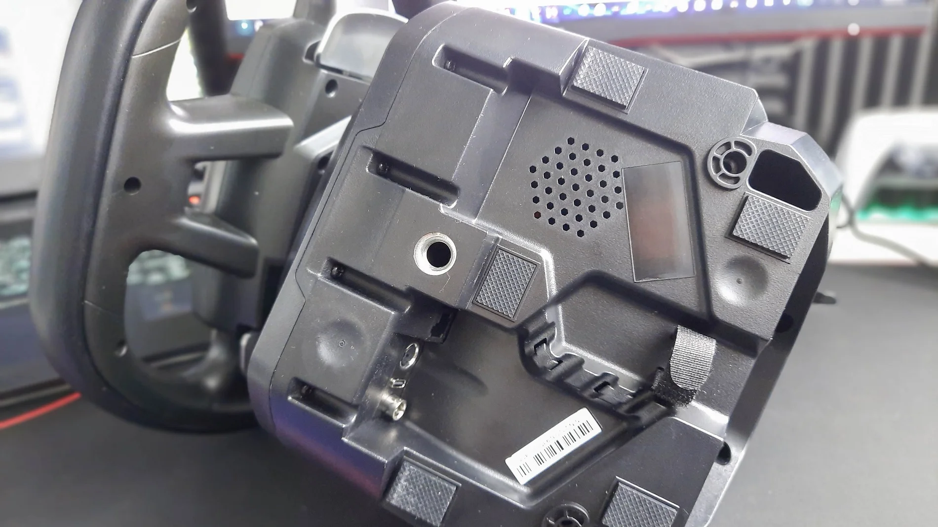 Обзор Thrustmaster T248: игровой руль с дисплеем для ПК и консолей - фото 3