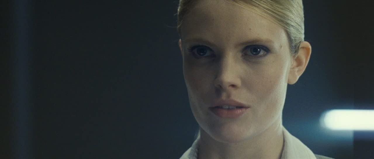 Кадр из фильма «Экзамен» (2008). Источник: [IMDB](https://www.imdb.com/title/tt1258197/mediaviewer/rm3605112320/)