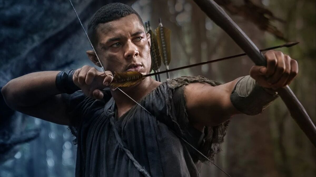 Исмаэль Крус Кордова на кадре из сериала «Властелин колец: Кольца власти»