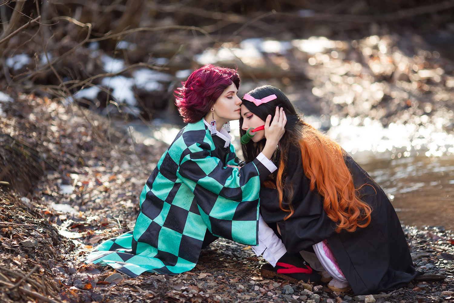 Косплей на Тандзиро и Незуко из аниме «Истребитель демонов» («Клинок, рассекающий демонов»

Авторство: Faritio Ri