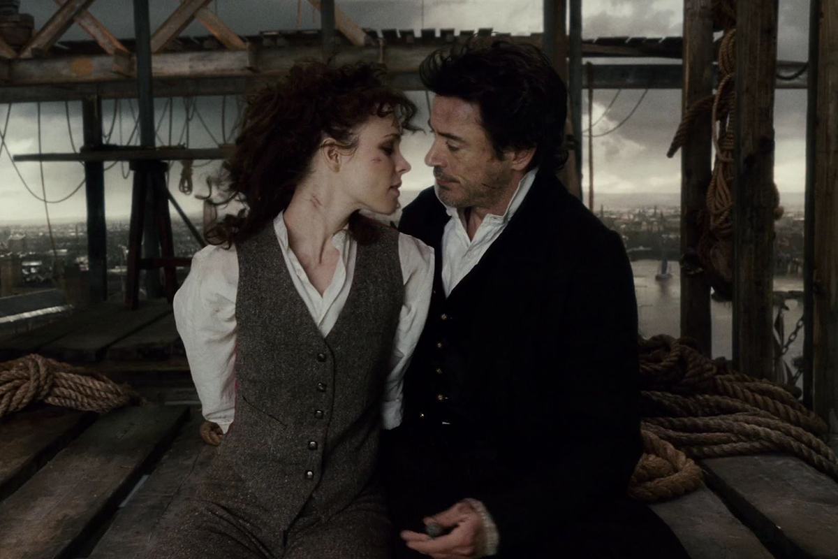 Для подготовки к роли Роберт Дауни-младший читал книги о Шерлоке Холмсе и смотрел «Приключения Шерлока Холмса» — английский сериал 1984–1985 годов
Источник: Warner Bros. Pictures