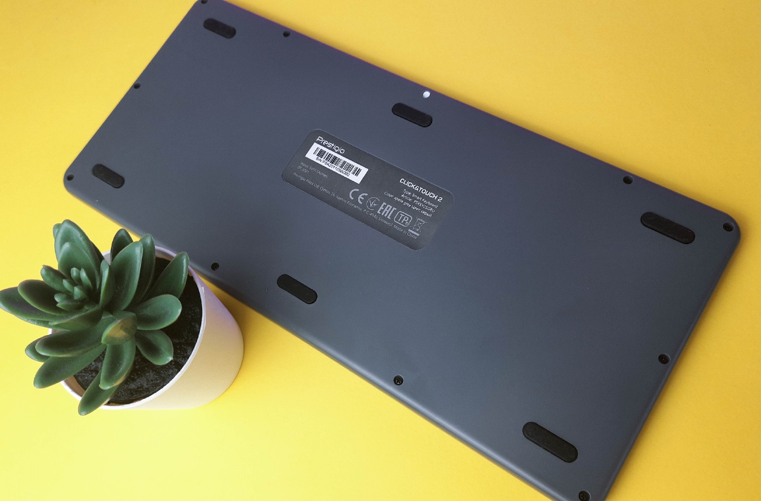 Обзор Prestigio Click&Touch 2: подойдёт ли беспроводная клавиатура-тачпад для игр и работы - фото 2