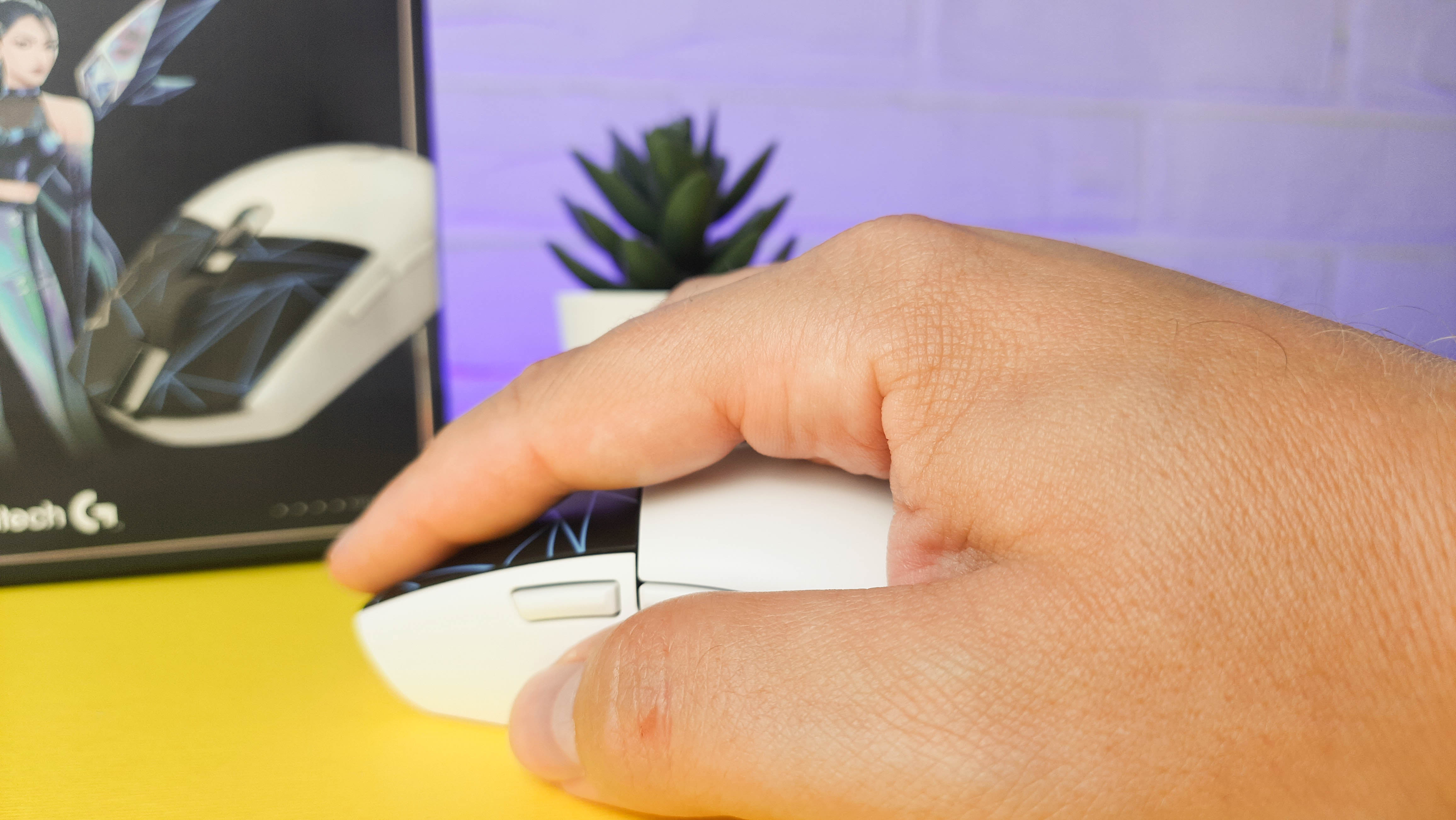 Обзор Logitech G305 K/DA: беспроводная игровая мышка для фанатов K-Pop и League of Legends - изображение 8 Обзор Logitech G305 K/DA: беспроводная игровая мышка для фанатов K-Pop и League of Legends - фото 8