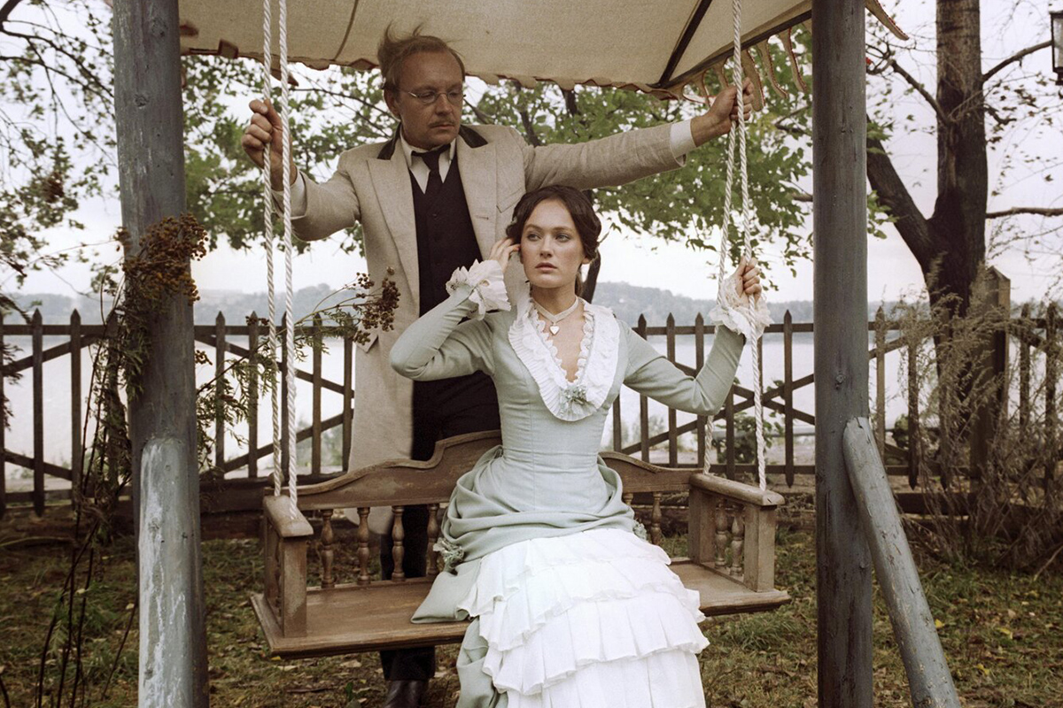 В картине снимались пароходы «Спартак» и «Достоевский»

Источник: «Мосфильм»