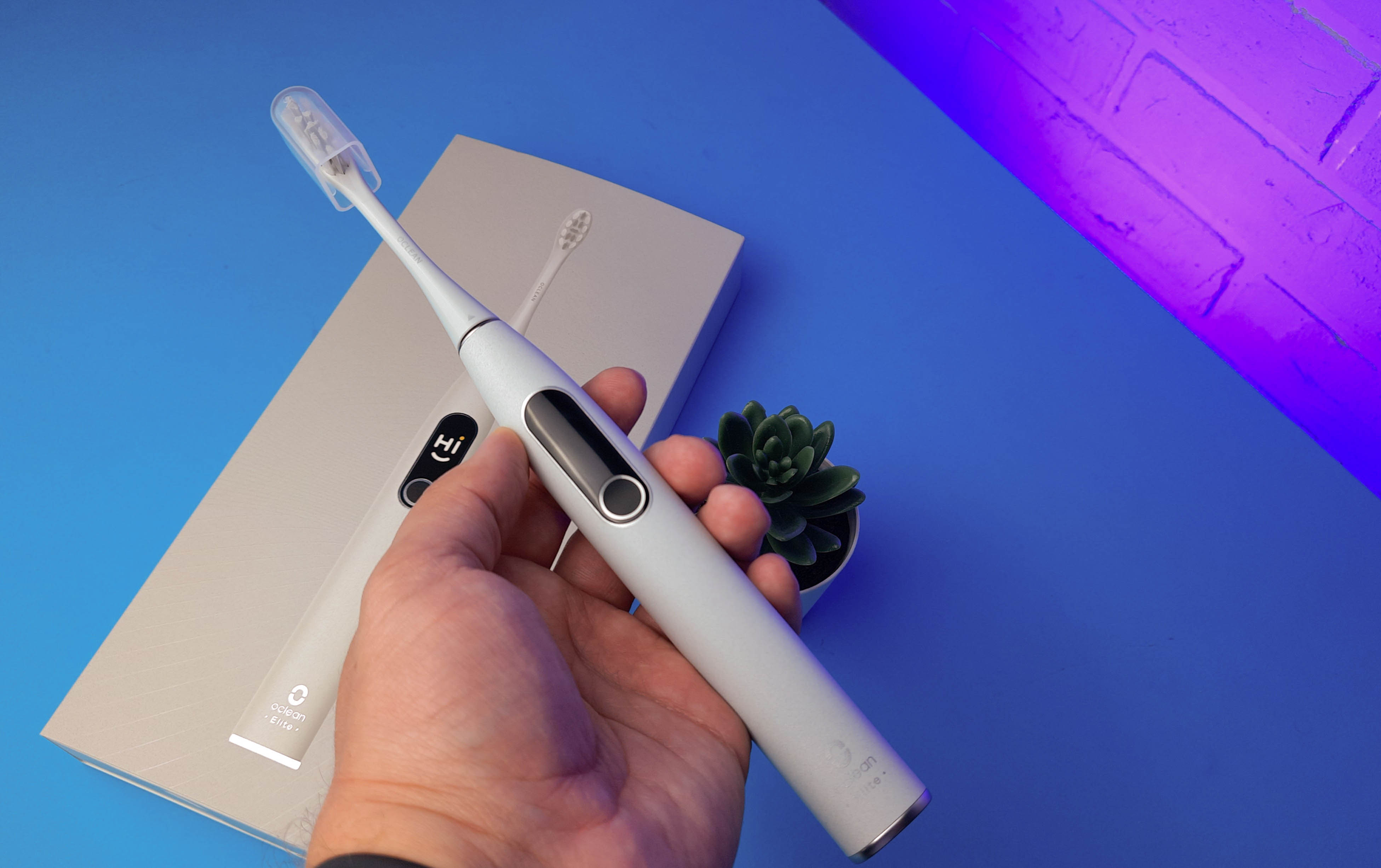 Обзор Oclean X Pro Elite: как работает электрическая щетка с сенсорным OLED-экраном - изображение 2 Обзор Oclean X Pro Elite: как работает электрическая щетка с сенсорным OLED-экраном - фото 2