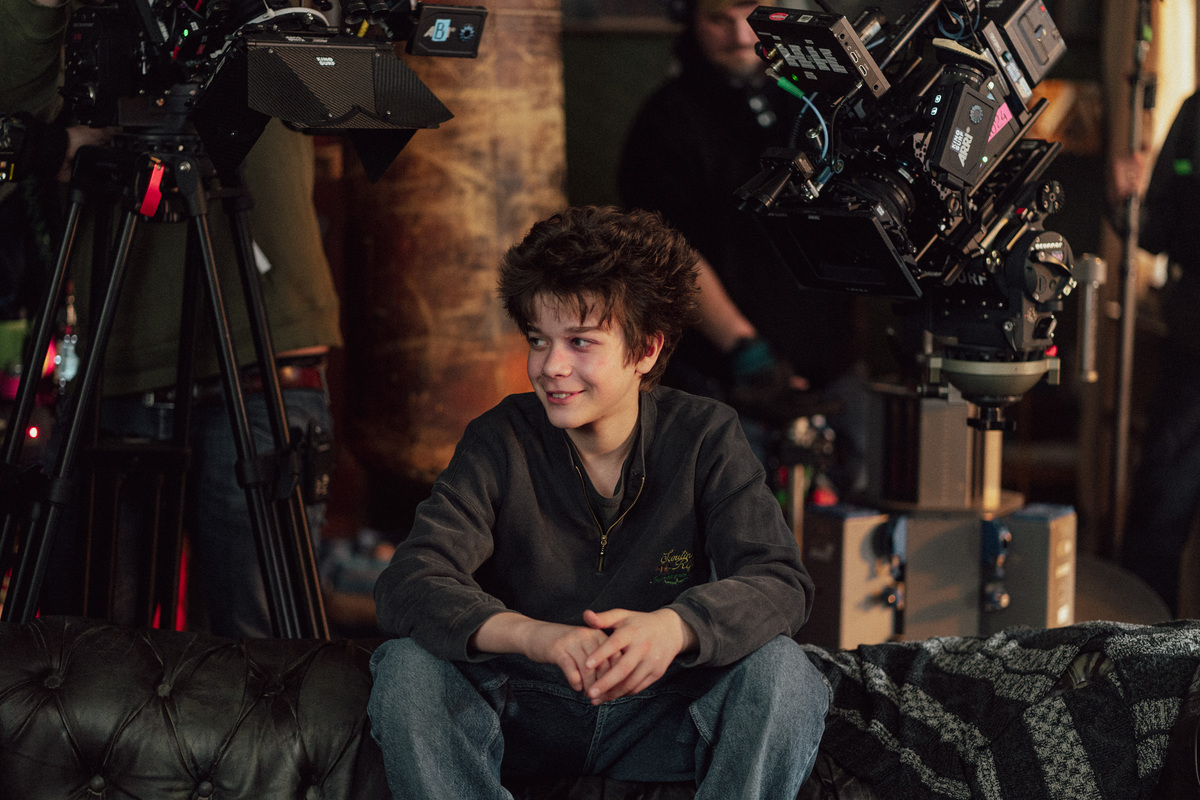 Кай Гетц (Игорь Гром) на съёмках фильма «Майор Гром: Трудное детство» // пресс-служба «Кинопоиска»