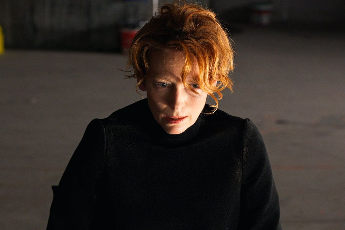 Кадр из короткометражного фильма «Человеческий голос» (La voz humana)

Источник: El Deseo