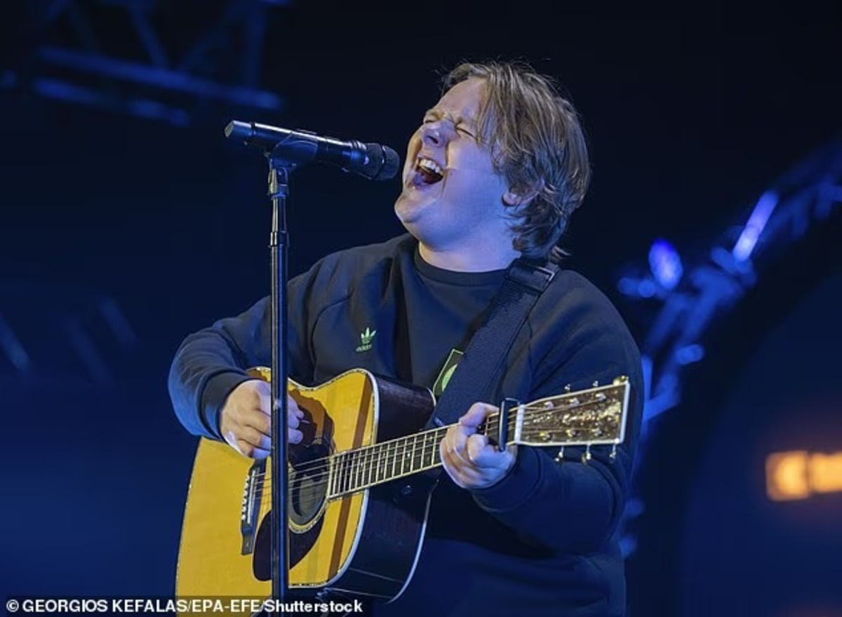 Льюис Капальди возвращается с новым синглом и выступлением спустя два года после перерыва - фото 3