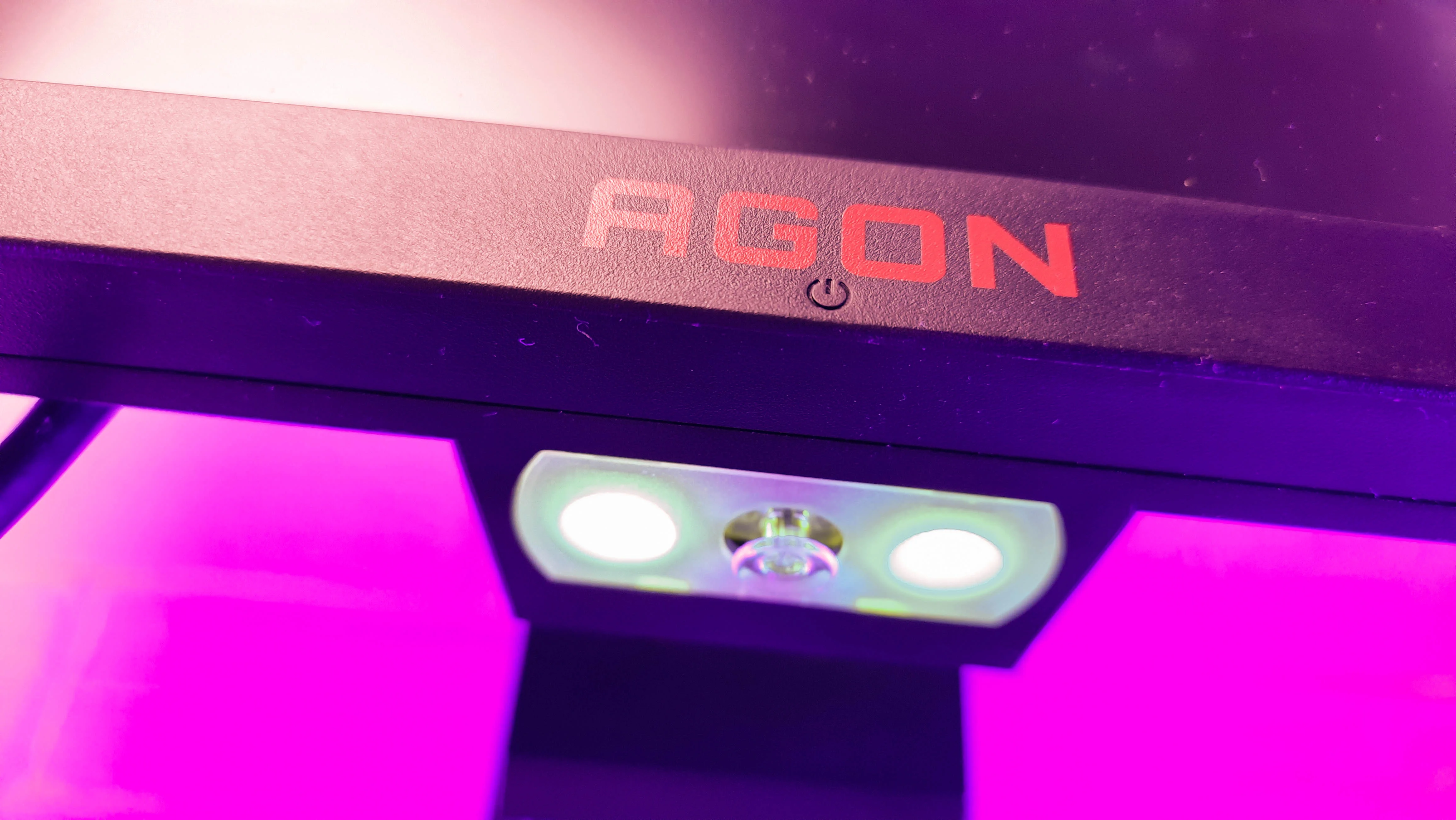 Обзор AOC AGON AG273QX: 27-дюймовый игровой монитор с экраном 165 Гц и RGB-подсветкой - фото 2
