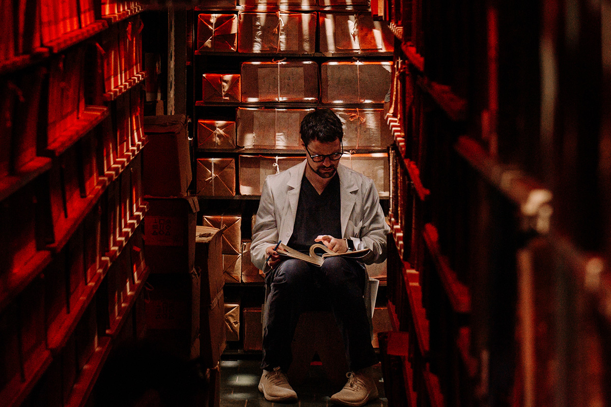 По словам создателей, на съёмочной площадке в качестве консультанта работал профессиональный хирург
Источник: Иви