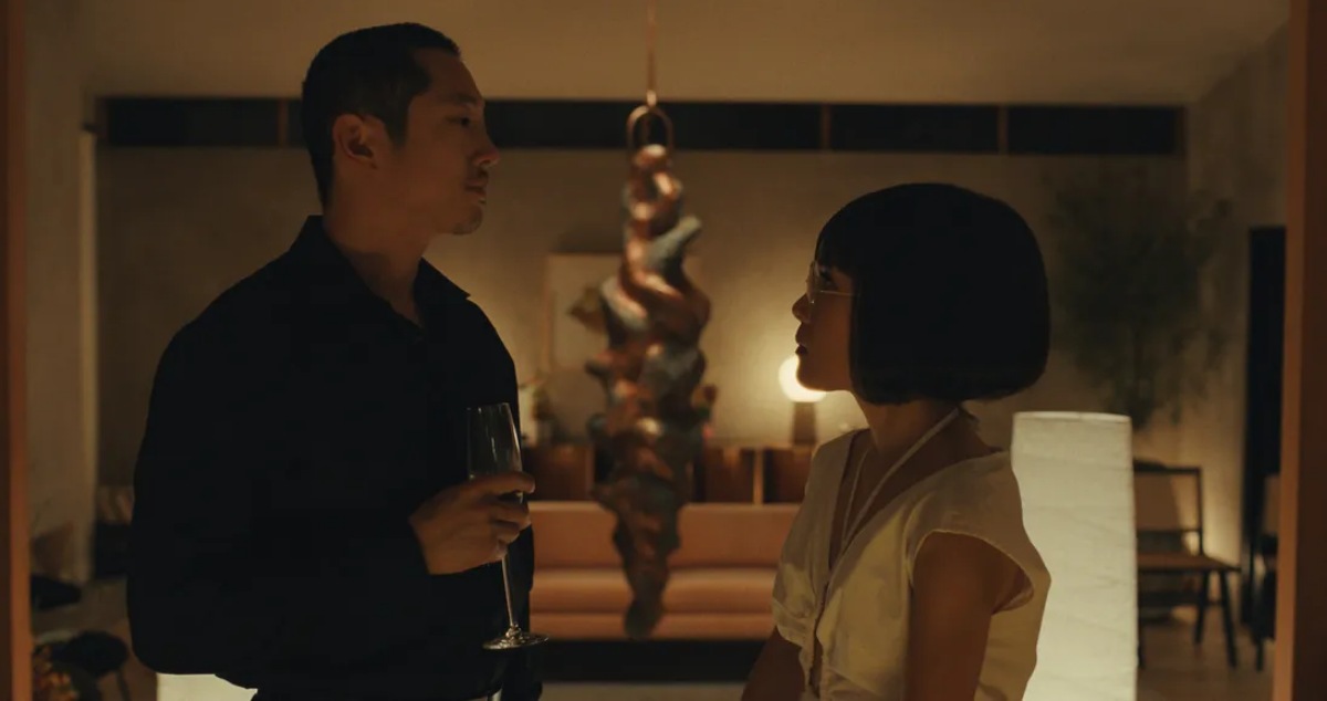 Рецензия на сериал «Грызня»: эмоциональный аттракцион студии A24 со Стивеном Янгом и Али Вонг - фото 3